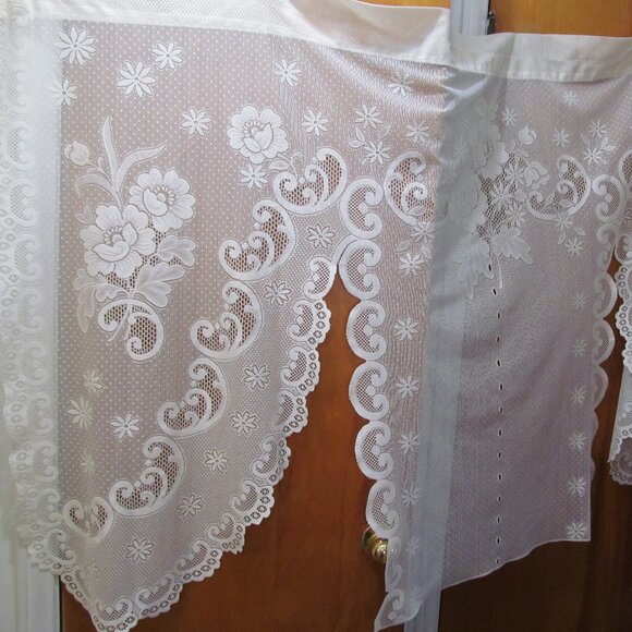 JC Penney Set of 3 Floral Lace Curtains Ivory Cream Scalloped Edges 72 x 42.5" - Picture 2 of 16